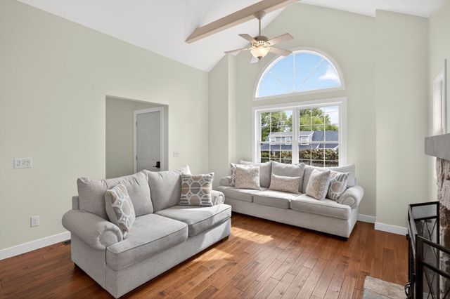 27 Bellavista Dr, Bourne, MA 02559