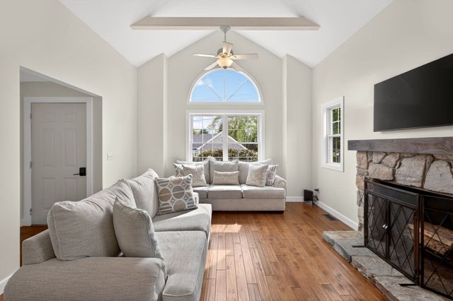 27 Bellavista Dr, Bourne, MA 02559