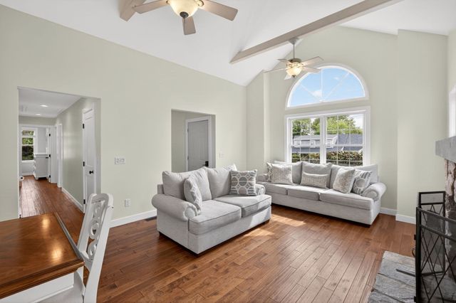 27 Bellavista Dr, Bourne, MA 02559