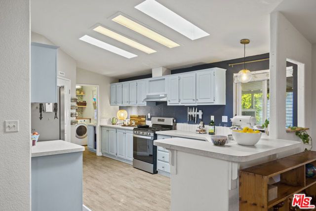 196 Cherokee, Topanga (los Angeles), CA 90290