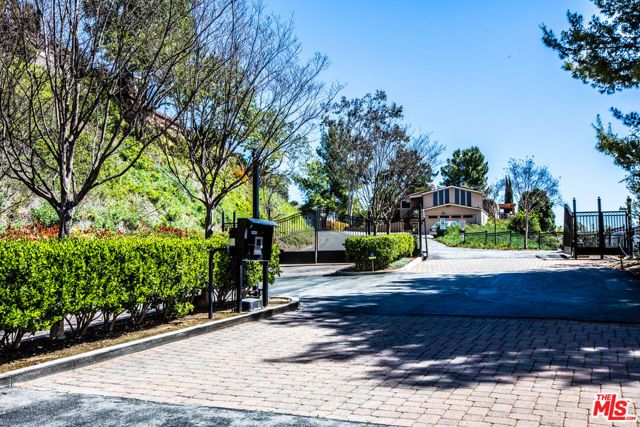 196 Cherokee, Topanga (los Angeles), CA 90290