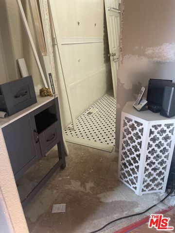 196 Cherokee, Topanga (los Angeles), CA 90290