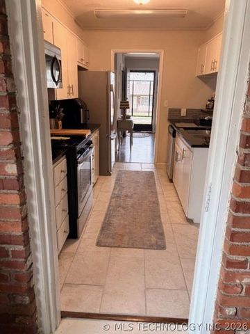 7423 E 30th Street S, Tulsa, OK 74129