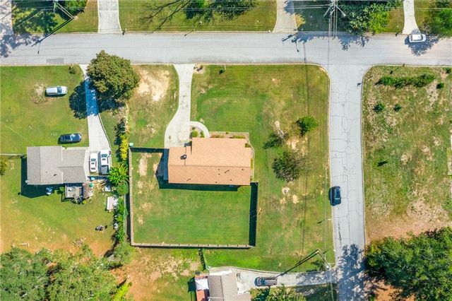 1141 Holly Hills SW Drive, Lilburn, GA 30047