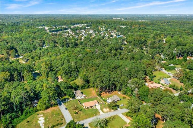 1141 Holly Hills SW Drive, Lilburn, GA 30047