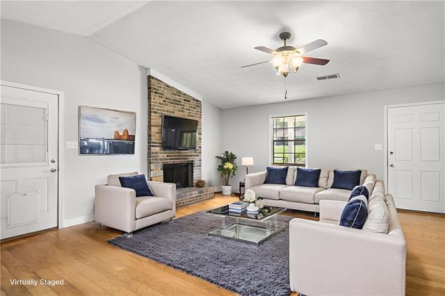 1141 Holly Hills SW Drive, Lilburn, GA 30047