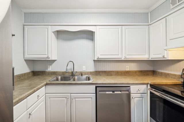 110 Bellevue Rd Apt 12, Nashville, TN 37221