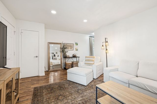 110 Bellevue Rd Apt 12, Nashville, TN 37221