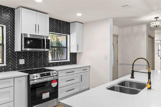 3203 S POLK AVENUE, Lakeland, FL 33803