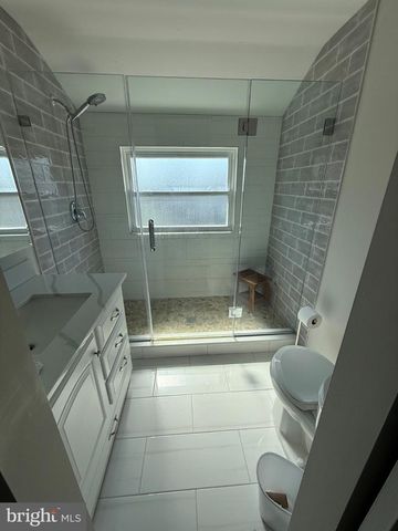 431 N FORKLANDING RD, Maple Shade, NJ 08052