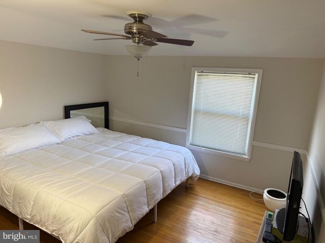 431 N FORKLANDING RD, Maple Shade, NJ 08052