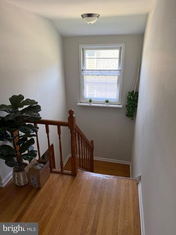 431 N FORKLANDING RD, Maple Shade, NJ 08052