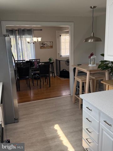 431 N FORKLANDING RD, Maple Shade, NJ 08052