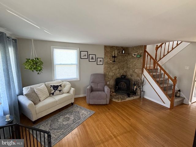 431 N FORKLANDING RD, Maple Shade, NJ 08052