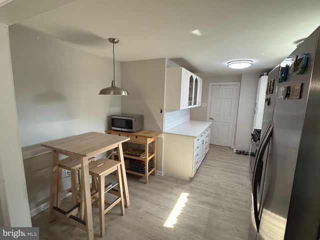 431 N FORKLANDING RD, Maple Shade, NJ 08052