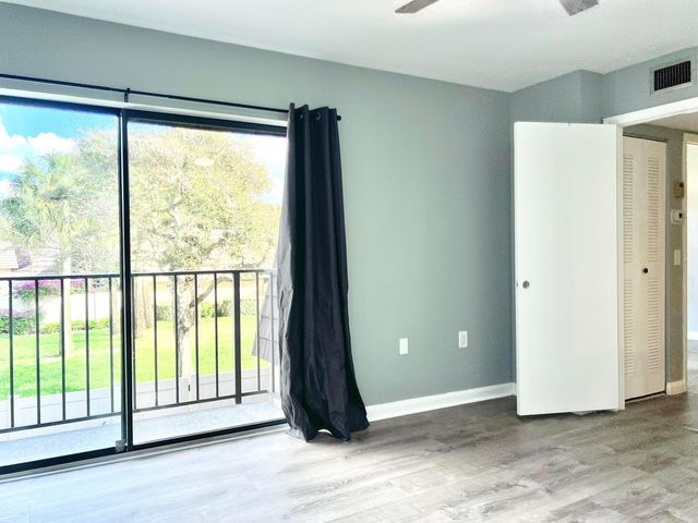 7206 72nd Way, West Palm Beach, FL 33407