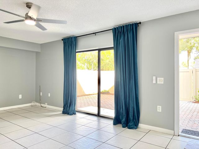 7206 72nd Way, West Palm Beach, FL 33407