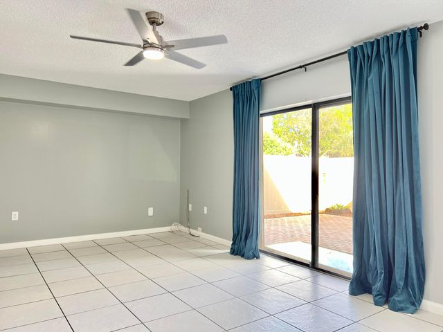 7206 72nd Way, West Palm Beach, FL 33407