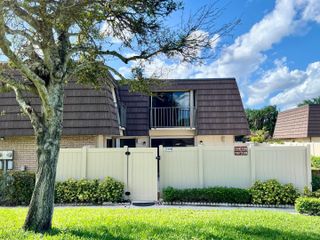 7206 72nd Way, West Palm Beach, FL 33407