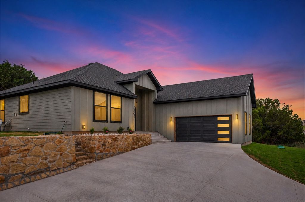 2201 Christine Drive, Granbury, TX 76048 — photo 2