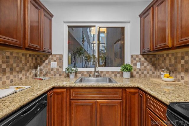 1030 Robinson Ave 107, San Diego, CA 92103