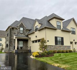 6075 CREEKSIDE DR, Flourtown, PA 19031