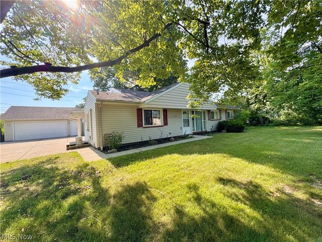 1723 Lander Road, Mayfield Heights, OH 44124