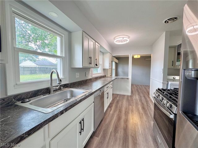 1723 Lander Road, Mayfield Heights, OH 44124
