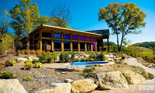 512 Wild River Run 65, Marshall, NC 28753