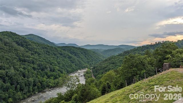 512 Wild River Run 65, Marshall, NC 28753