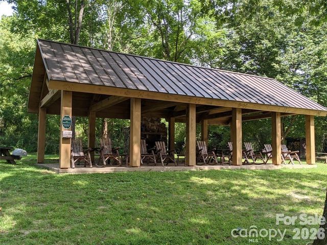 512 Wild River Run 65, Marshall, NC 28753