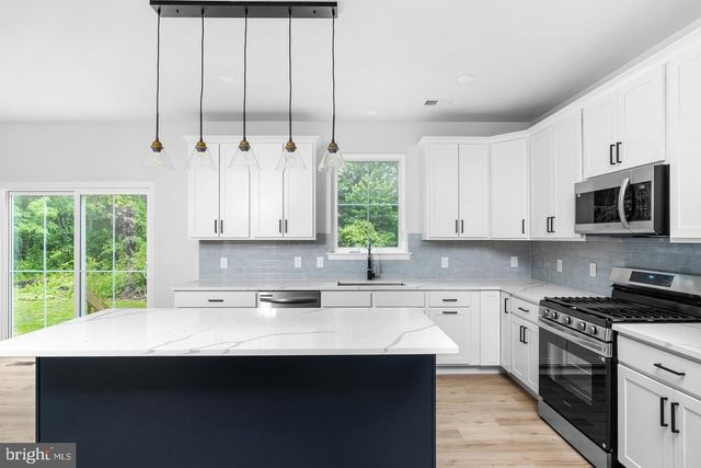 250 MCADOO AVENUE, Hamilton, NJ 08619