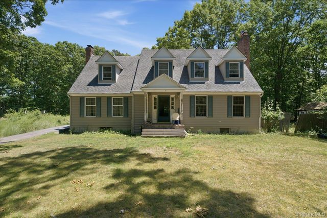 74 John Lane, Manorville, NY 11949