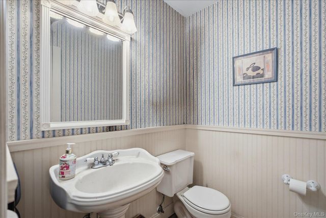 74 John Lane, Manorville, NY 11949