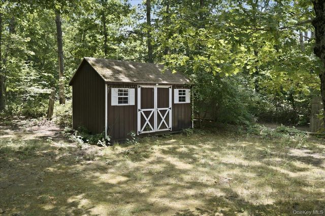 74 John Lane, Manorville, NY 11949