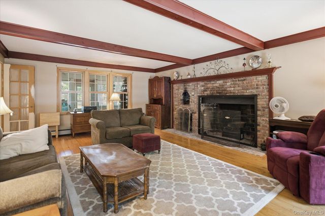 74 John Lane, Manorville, NY 11949