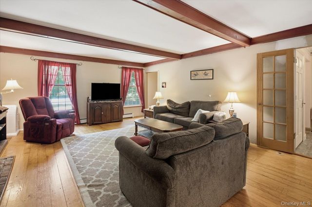 74 John Lane, Manorville, NY 11949