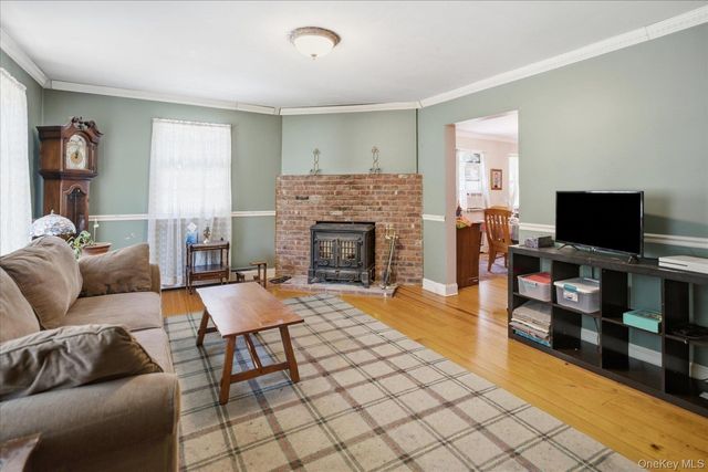 74 John Lane, Manorville, NY 11949