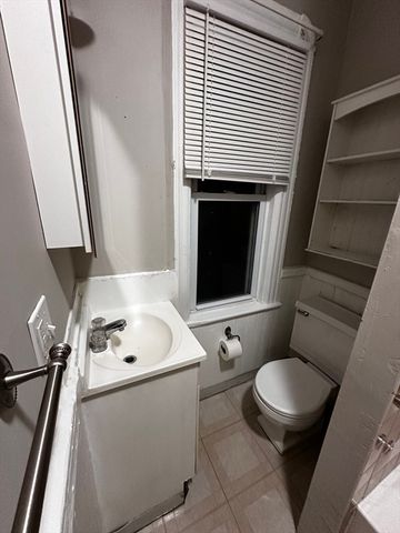 19 Union St 1, Everett, MA 02149