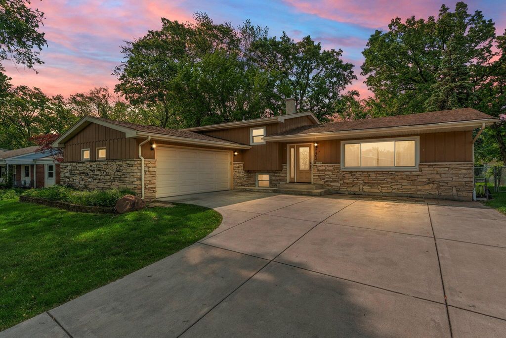 7403 W 85th Avenue, Crown Point, IN 46307