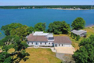 54 Arlington Dr, Bourne, MA 02532