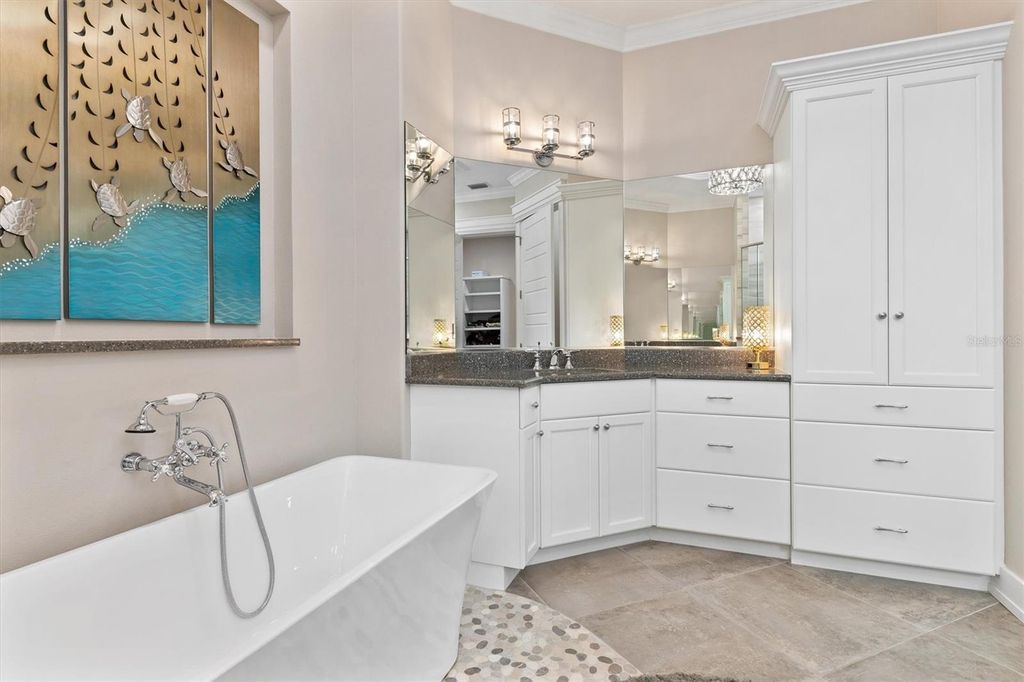 Image 32 of property listing at 15650 MEACHAM CIRCLE, Port Charlotte, FL 33981