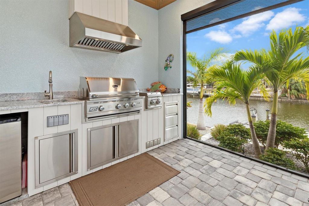 Image 5 of property listing at 15650 MEACHAM CIRCLE, Port Charlotte, FL 33981