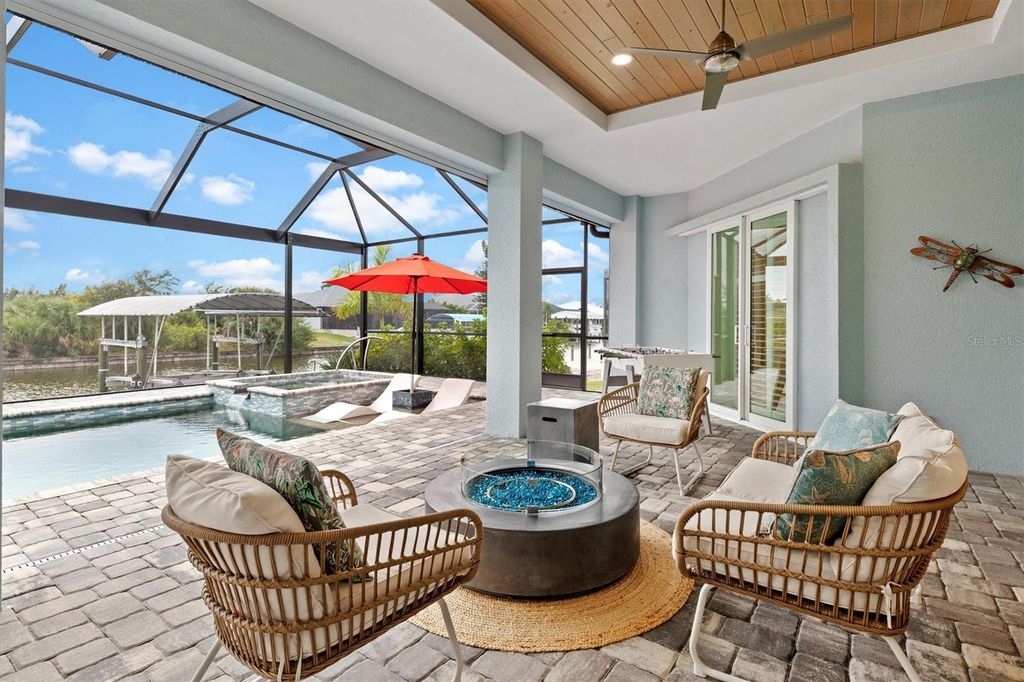 Image 44 of property listing at 15650 MEACHAM CIRCLE, Port Charlotte, FL 33981