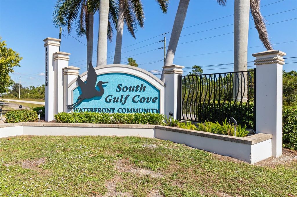 Image 61 of property listing at 15650 MEACHAM CIRCLE, Port Charlotte, FL 33981