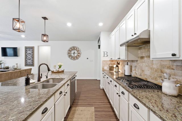 3965 Eagle Nest Lake Lane, Magnolia, TX 77354