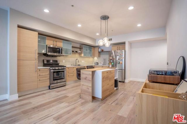 1234 Wilshire Boulevard 330, Los Angeles, CA 90017
