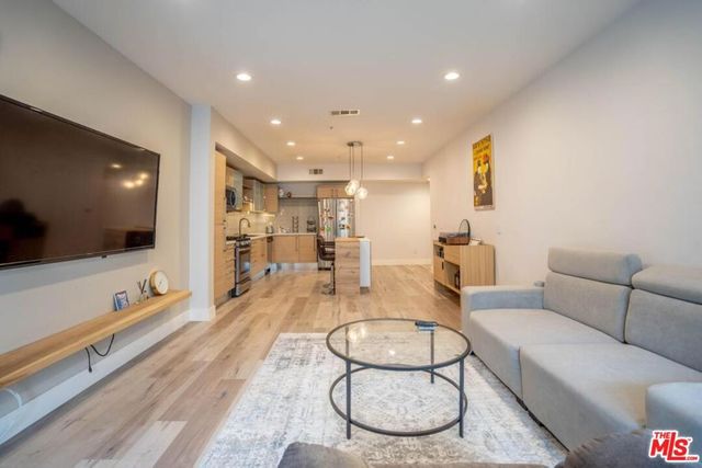 1234 Wilshire Boulevard 330, Los Angeles, CA 90017