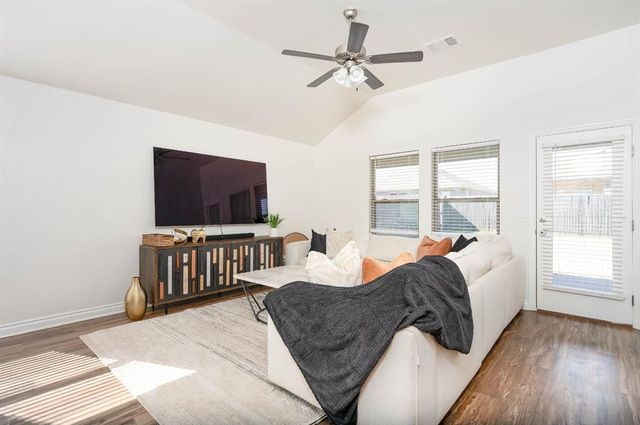 409 Scully Road, Yukon, OK 73099