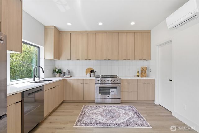 326 NW 80th Street, Seattle, WA 98117